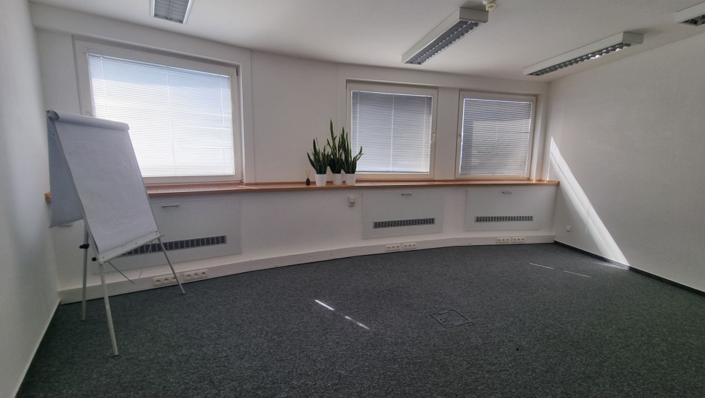 PRENÁJOM - atraktívne administratívne priestory, BBC1, BA - Ul. Plynárenská