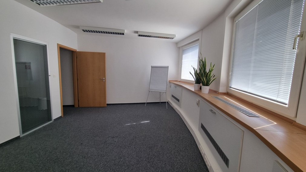 PRENÁJOM - atraktívne administratívne priestory, BBC1, BA - Ul. Plynárenská