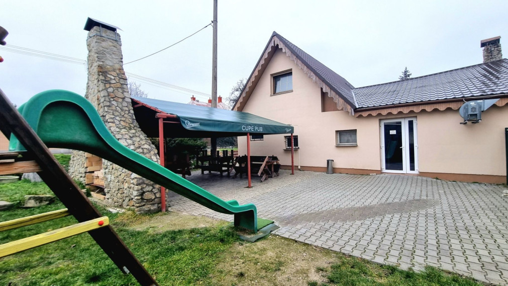 PREDAJ - PUB + dvojizbový byt - Bratislava Rača, Koľajná ul.
