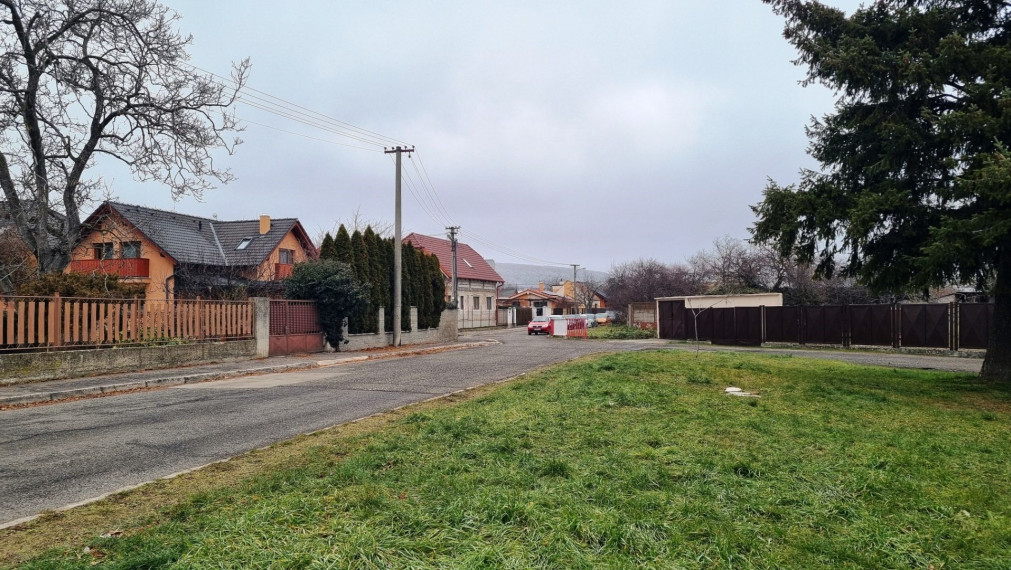 PREDAJ - PUB + dvojizbový byt - Bratislava Rača, Koľajná ul.