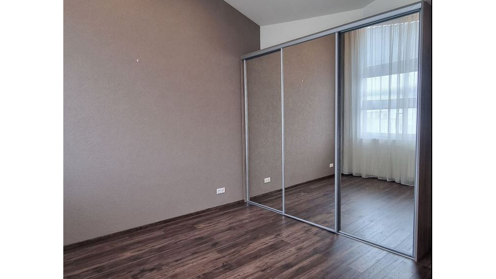 PRENÁJOM -  nadštandardný 4-i byt s terasou a parkovaním, BA-Staré mesto, Nám. M. Benku  