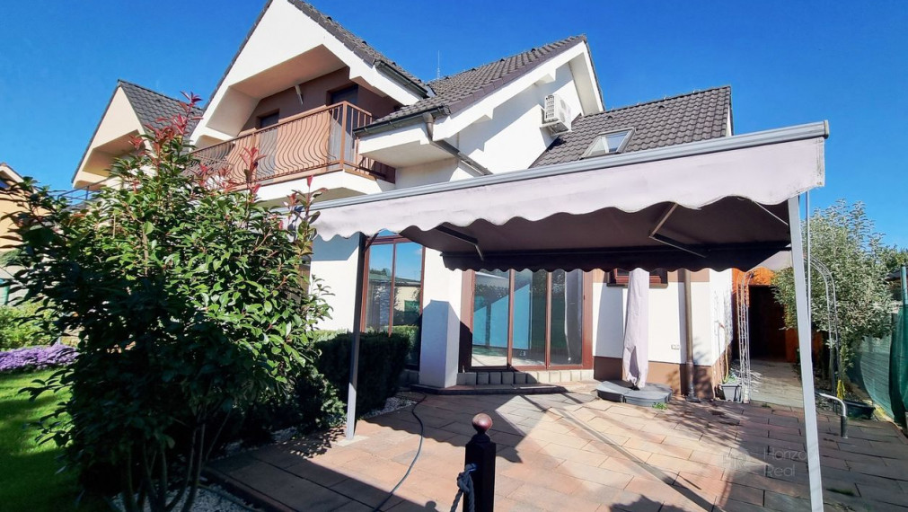 PREDAJ - Rodinný dom s krásnou záhradou len pár minút od Bratislavy  - Most pri Bratislave