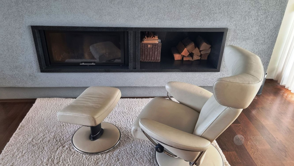 Exkluzívny 6-i byt s krbom a terasou, 2x parking, výhľad na Hrad – BA Staré Mesto, Námestie M. Benku