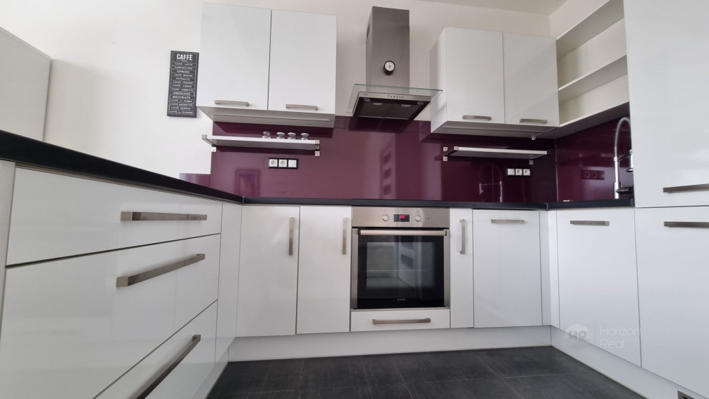 PRENÁJOM - Krásny, dizajnérom  zariadený 2-i byt v príjemnej, tichej lokalite, Stupava ul. Jána Ondruša