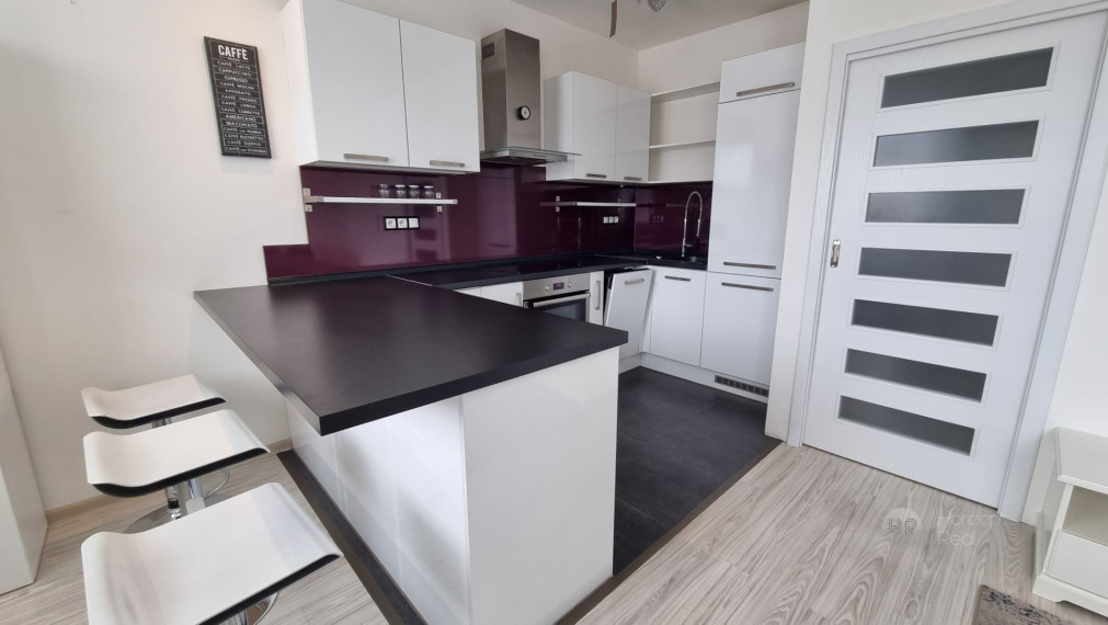 PRENÁJOM - Krásny, dizajnérom  zariadený 2-i byt v príjemnej, tichej lokalite, Stupava ul. Jána Ondruša