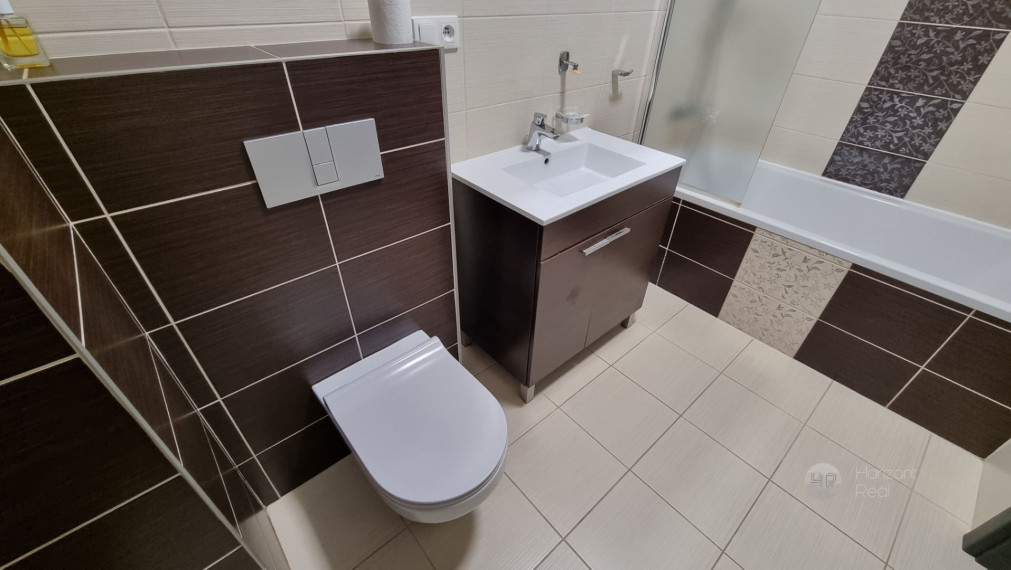 PRENÁJOM - Krásny, dizajnérom  zariadený 2-i byt v príjemnej, tichej lokalite, Stupava ul. Jána Ondruša