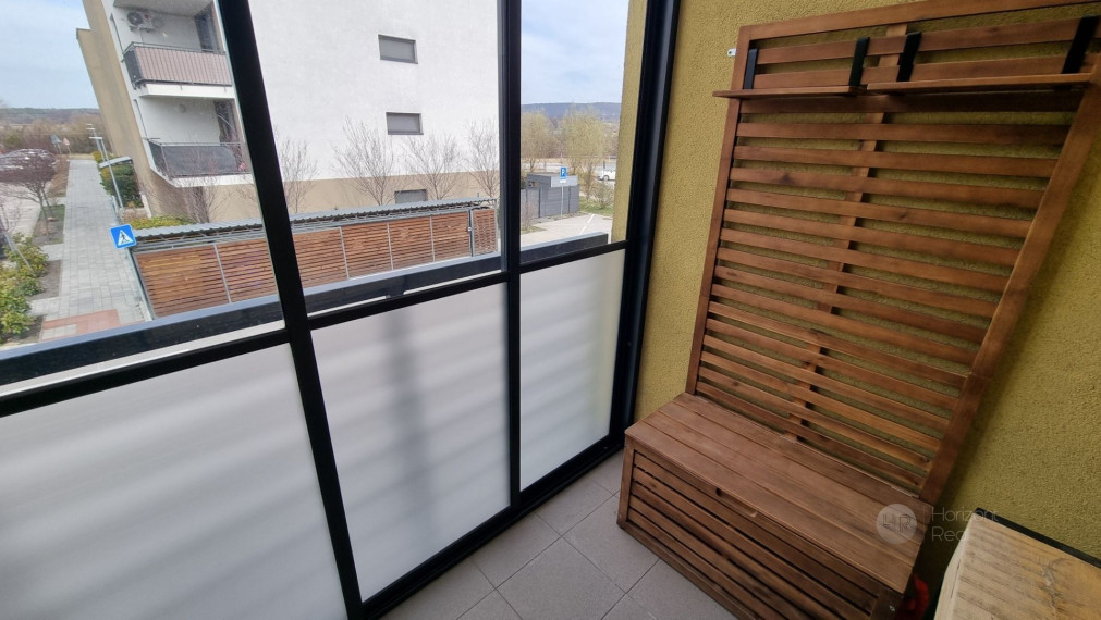 PRENÁJOM - Krásny, dizajnérom  zariadený 2-i byt v príjemnej, tichej lokalite, Stupava ul. Jána Ondruša