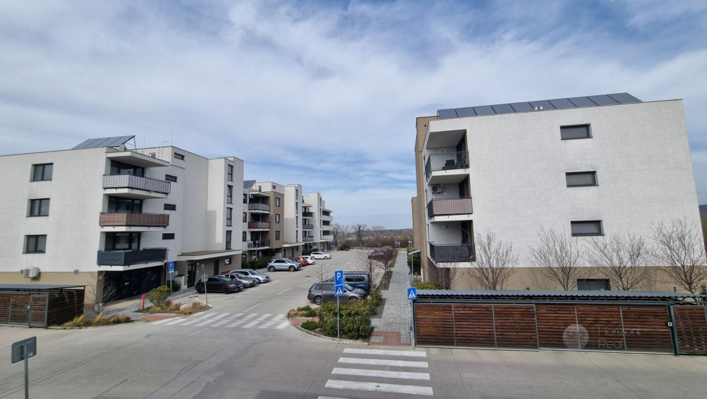 PRENÁJOM - Krásny, dizajnérom  zariadený 2-i byt v príjemnej, tichej lokalite, Stupava ul. Jána Ondruša