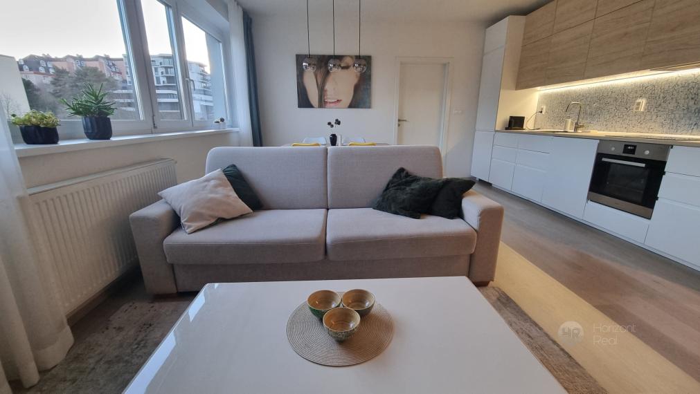 PREDAJ: Dizajnový 2i byt s garážovým miestom – ul. Martina Granca, Bratislava