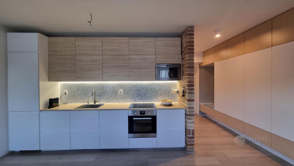 PREDAJ: Dizajnový 2i byt s garážovým miestom – ul. Martina Granca, Bratislava