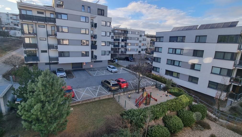 PREDAJ: Dizajnový 2i byt s garážovým miestom – ul. Martina Granca, Bratislava