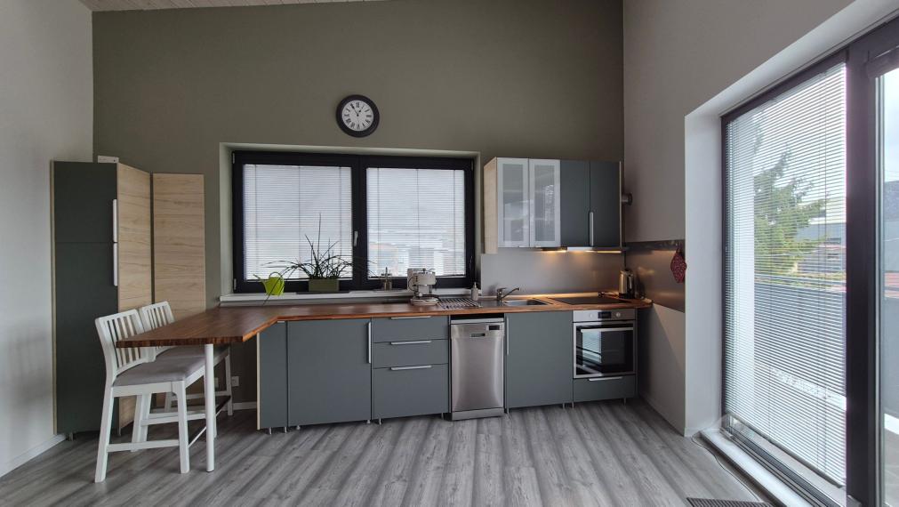 Prenájom 2-izbového bytu – Bratislava, Karlova Ves