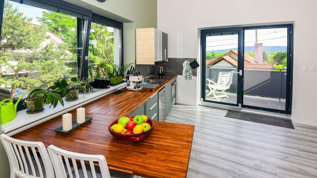 Prenájom 2-izbového bytu – Bratislava, Karlova Ves