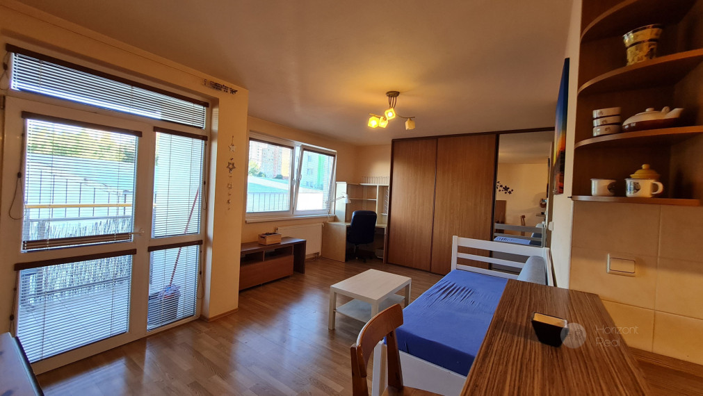 Predaj priestranný 1-izbový byt – Bratislava IV – Dúbravka, Agátová ulica