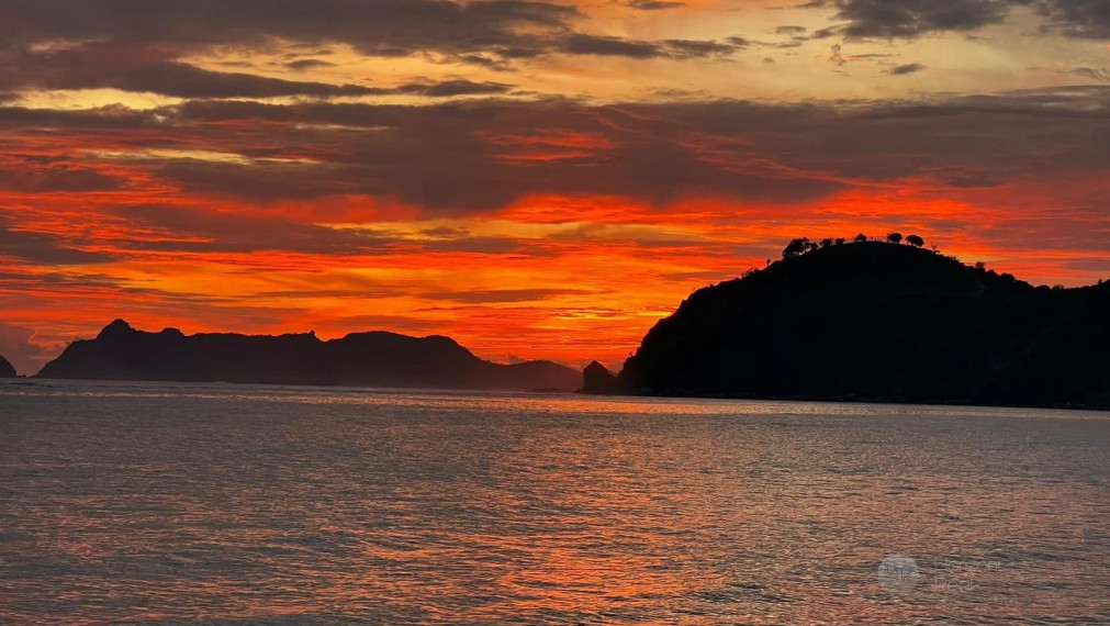 PREDAJ -  LUXUSNÉ VILY s  bazénom len pár metrov od pláže, 350m2, Bali, Seseh - Indonézia