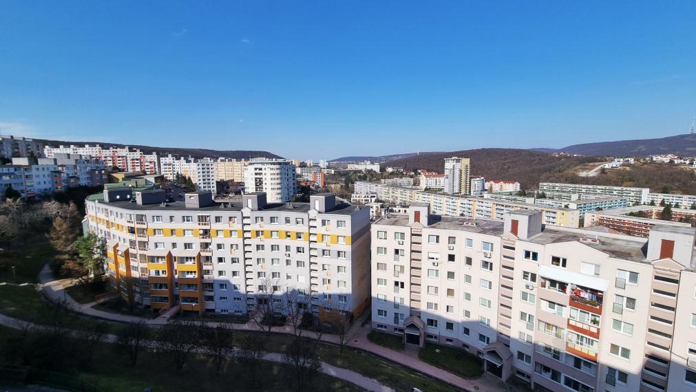 PREDAJ - PANORAMATICKÝ 4i BYT S VÝHĽADOM NA KAMZÍK – Bratislava, Ul. Ľudovíta Fullu