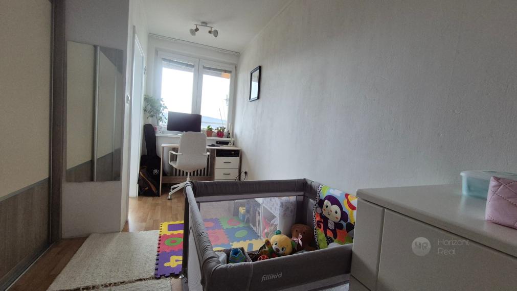 Horizont Real ponúka na predaj 3-izbový byt s lodžiou v Bratislave – Dúbravka, ul. Sekurisova