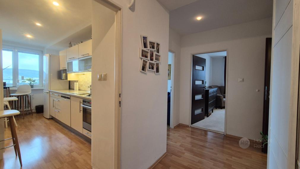 Horizont Real ponúka na predaj 3-izbový byt s lodžiou v Bratislave – Dúbravka, ul. Sekurisova