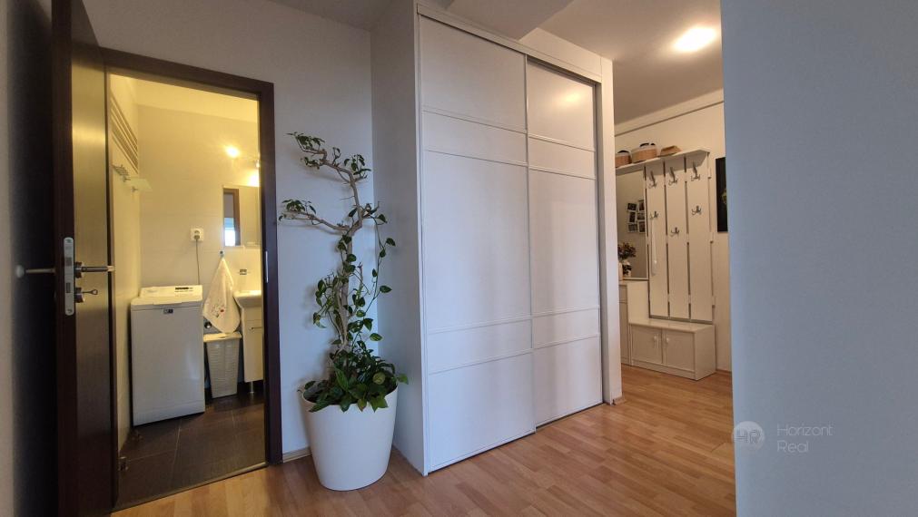 Horizont Real ponúka na predaj 3-izbový byt s lodžiou v Bratislave – Dúbravka, ul. Sekurisova