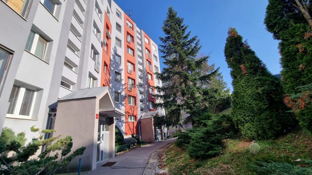 PREDAJ - PRIESTRANNÝ 4i BYT S KRÁSNYM VÝHĽADOM  – Bratislava, Ul. Ľudovíta Fullu