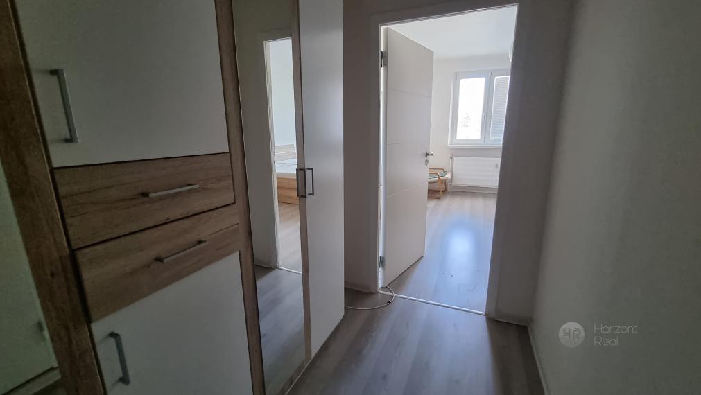 PRENÁJOM - slnečný 1-izbový byt, BRATISLAVA- Dúbravka, ul. Saratovská