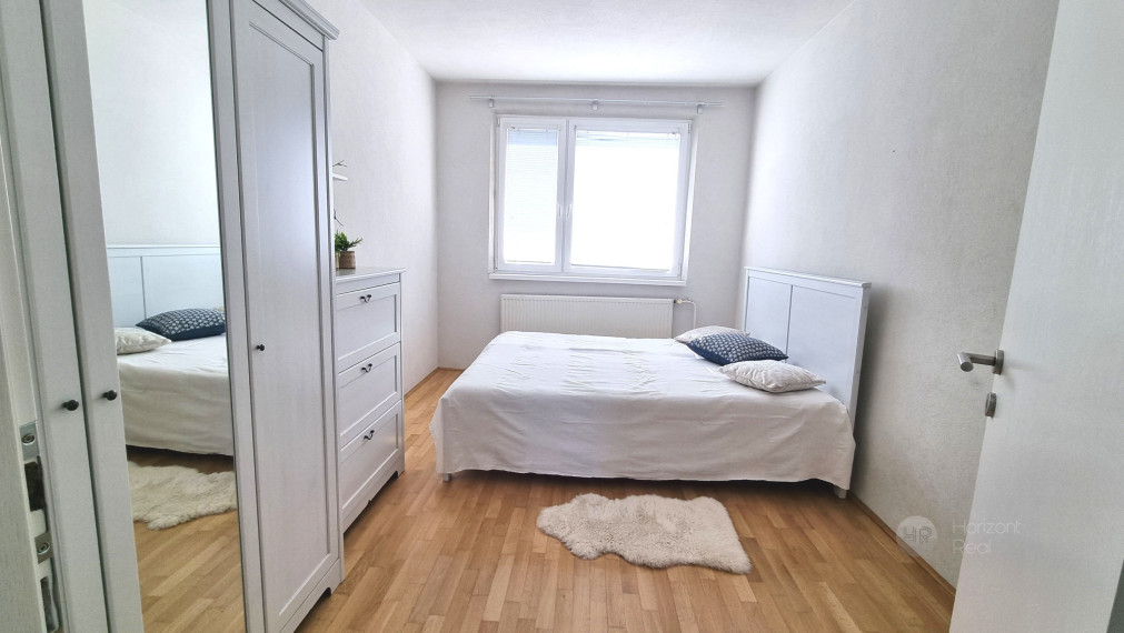 REZERVOVANĚ / PREDAJ - PRIESTRANNÝ 4i BYT S KRÁSNYM VÝHĽADOM  – Bratislava, Ul. Ľudovíta Fullu