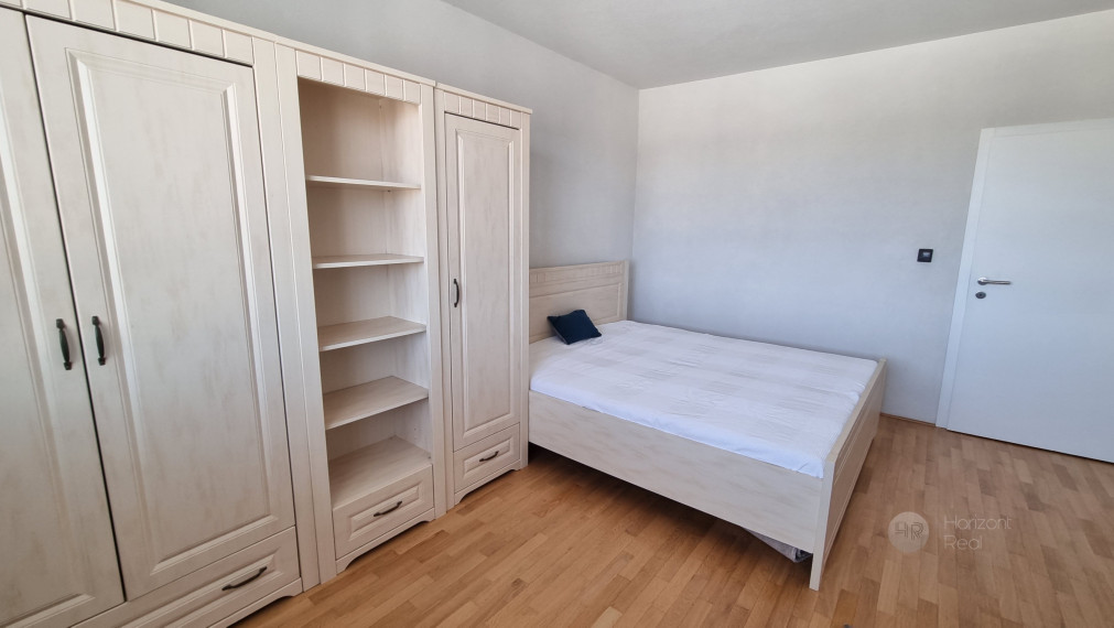 REZERVOVANĚ / PREDAJ - PRIESTRANNÝ 4i BYT S KRÁSNYM VÝHĽADOM  – Bratislava, Ul. Ľudovíta Fullu