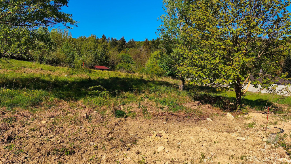 Pozemok s El. prípojkou - Lamač, Zečák 598 m².