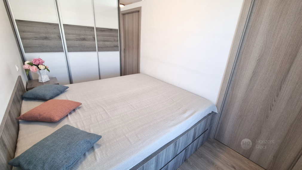 PREDAJ - Dizajnový, kompletne zariadený 1,5-izbový byt s balkónom v novostavbe Slnečnice - BA, ul. Z. Chalupovej