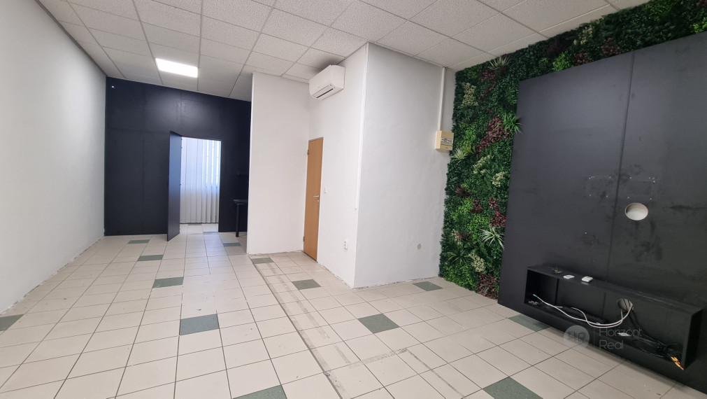 PRENÁJOM - atraktívny komerčný priestor v lukratívnej lokalite v centre Bratislavy, Nám. M. Benku