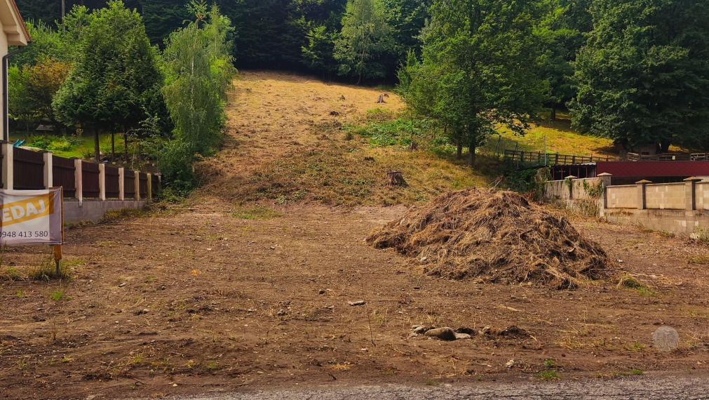 Pozemok so stavebným povolením v Jablonovom 1786 m².