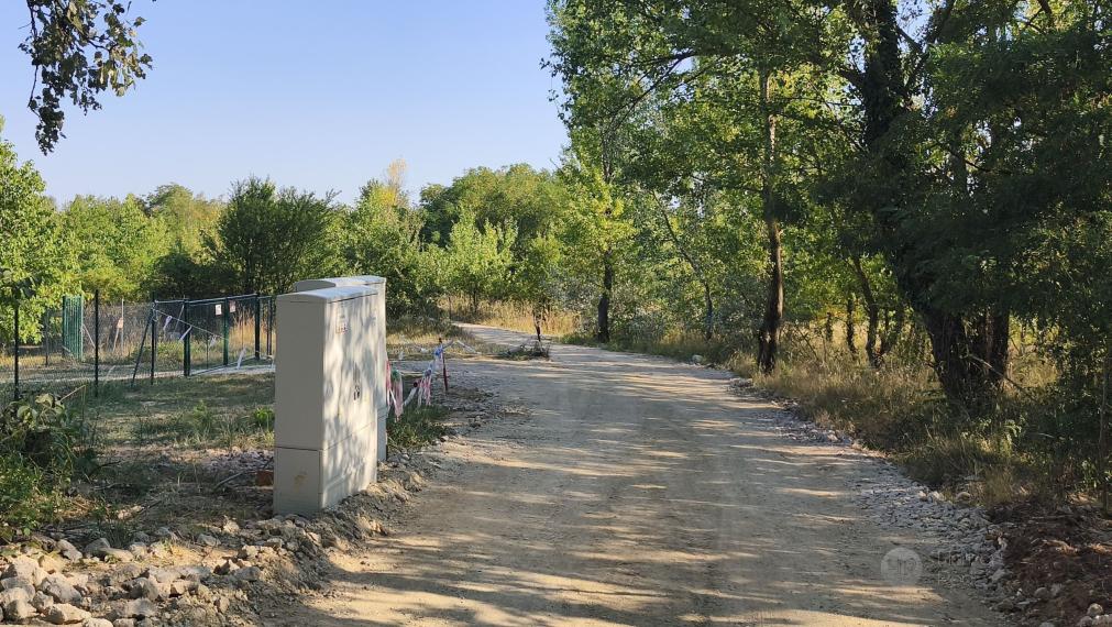 POZEMOK 598 m² V BRATISLAVE POD LESOM, VÝNIMOČNÉ MIESTO PRE VÁŠ BUDÚCI DOMOV.