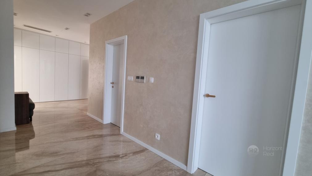 PREDAJ: Luxus, elegancia a dokonalosť- 4i byt s dvojgarážou vo FIVE STAR REZIDENCE - Bratislava, Staré mesto