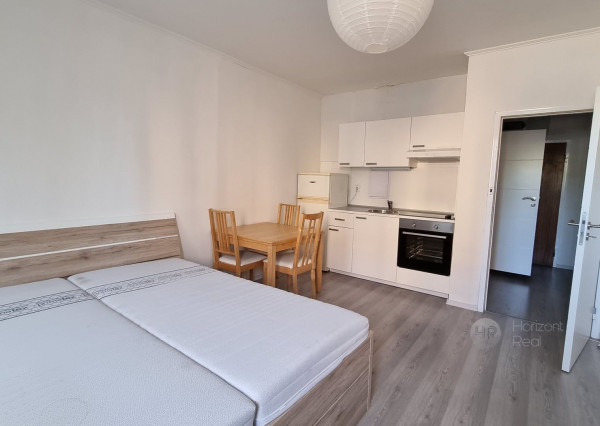 Prenájom - pekná garsonka vo vynikajúcej lokalite - BA-Dúbravka, Saratovská ul