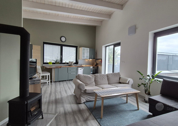 Prenájom 2-izbového bytu – Bratislava, Karlova Ves