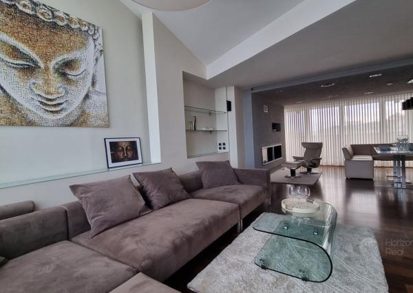 PRENÁJOM - Jedinečný 6-i byt s krbom a terasou (240m2) – Bratislava - Staré Mesto, Námestie M. Benku