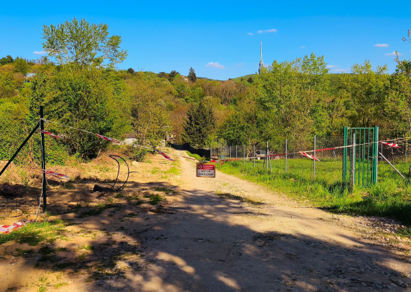 Príbeh Vášho bývania môže začať práve tu. Pozemok 598 m².