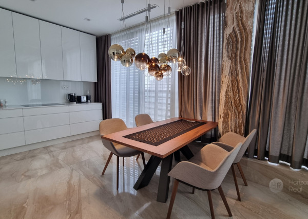 PREDAJ: Luxus, elegancia a dokonalosť- 4i byt s dvojgarážou vo FIVE STAR REZIDENCE - Bratislava, Staré mesto